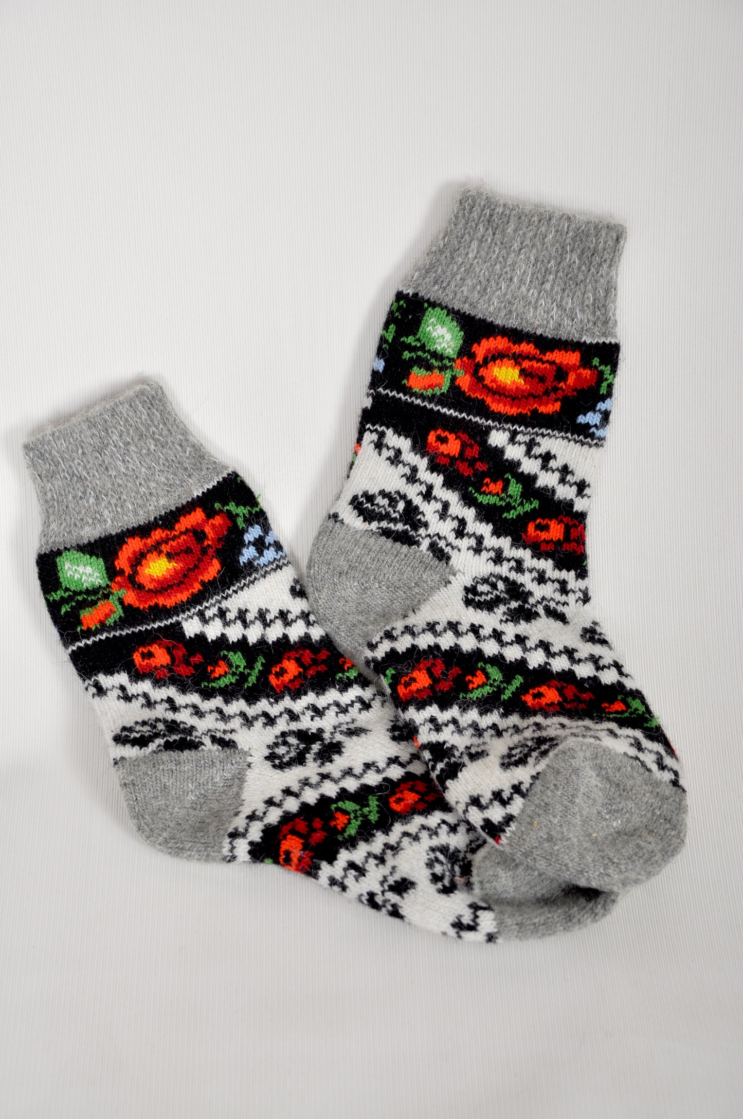 Women’s Wool Socks – Black Floral Rose | UK 3.5–7