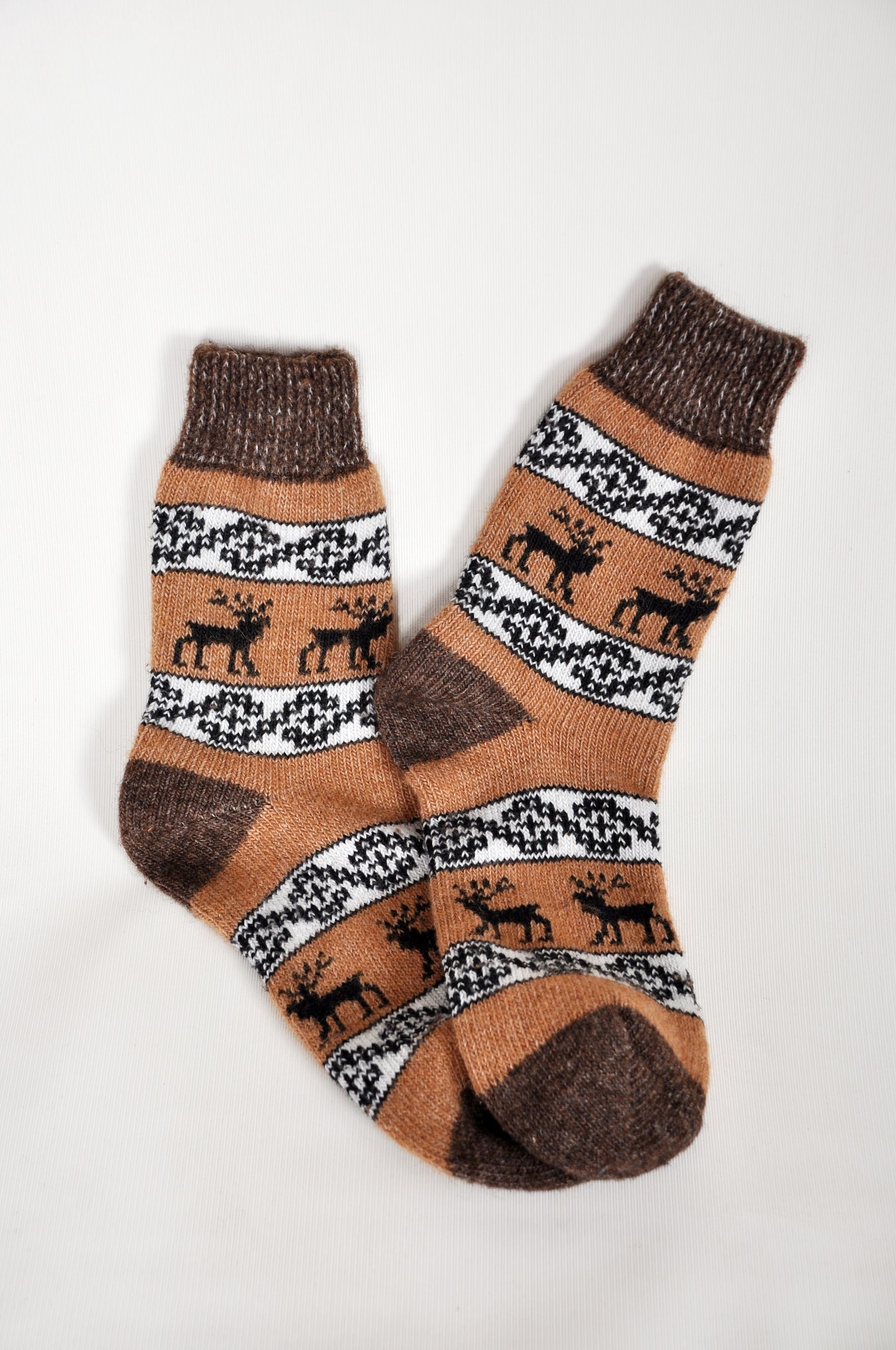 Men’s Wool Socks – Brown Reindeer Pattern | UK 6.5–10.5
