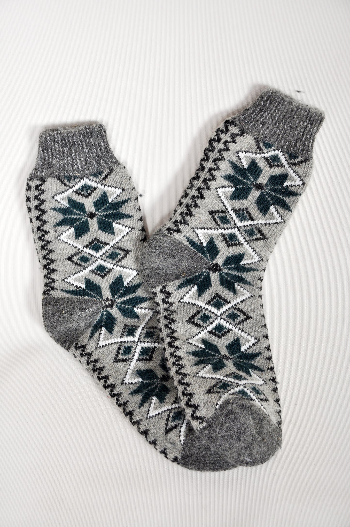 Men’s Wool Socks – Grey & Green Star | UK 6.5–10.5